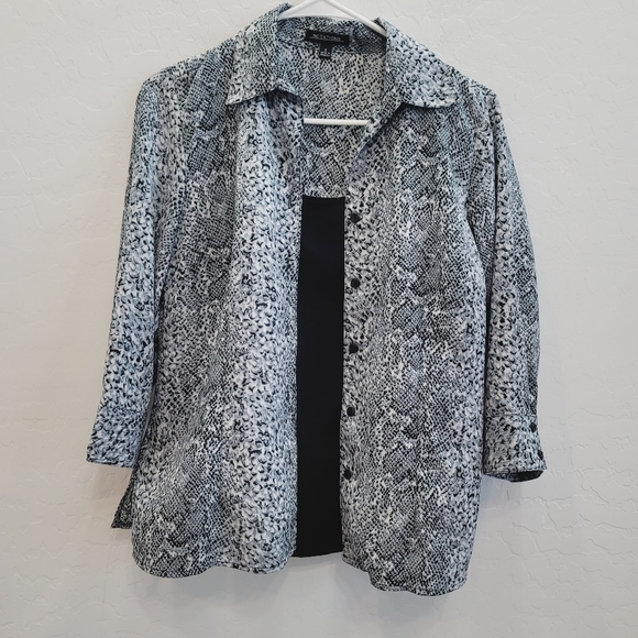 Notations Gray, Black & White Animal Print Blouse Top Women's Size Small - Picture 8 of 8